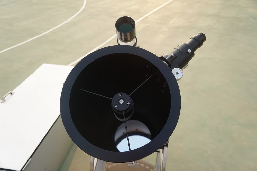 inside a dobsonian telescope